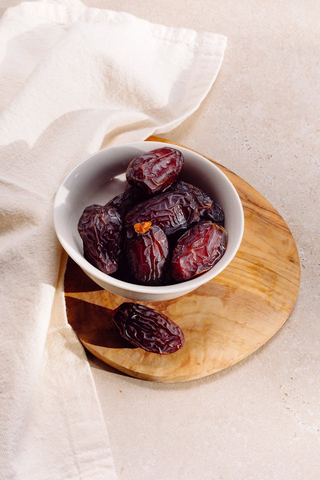 The Benefits of Incorporating Kurma Distributor into Your Diet